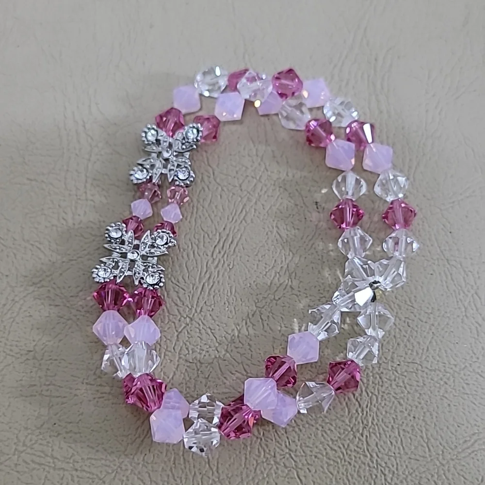 Unbranded plastic bead